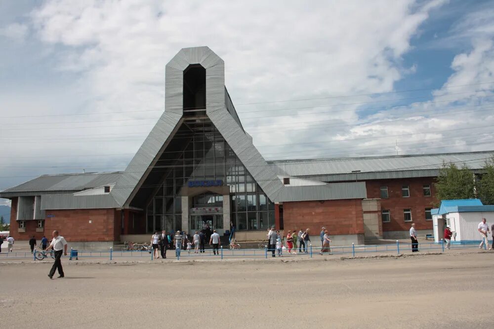 Работа новый чар. Работа новый чар. Новая чара бамовские посёлки. Поселок новая чара забайкальский край. Новая чара забайкальский край вокзал.