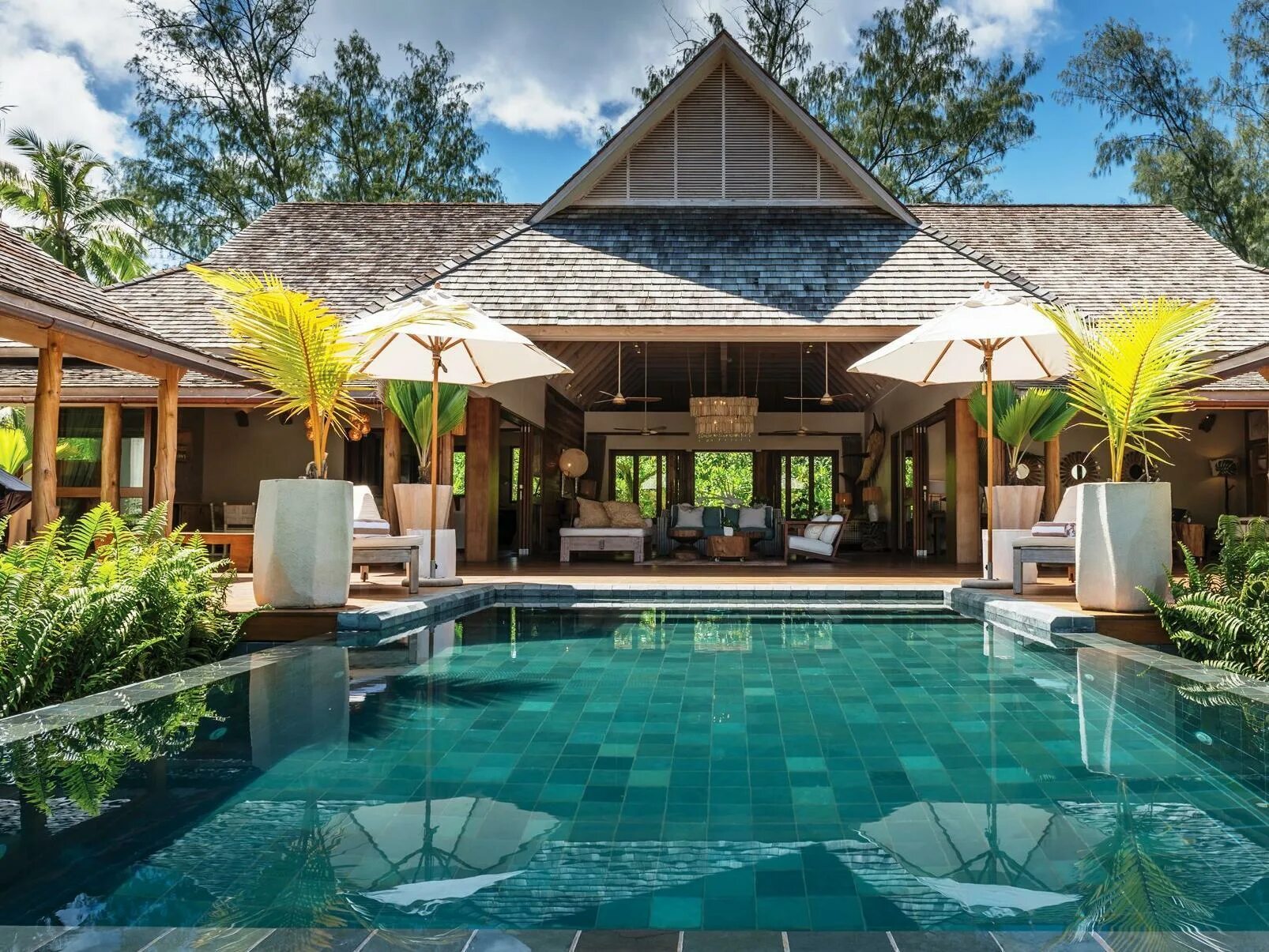 Four seasons seychelles. Four seasons hotel сейшелы. фоур сеасонс резорт сейшелы. отель four seasons сейшелы на острове дерош. бунгало на сейшелах.
