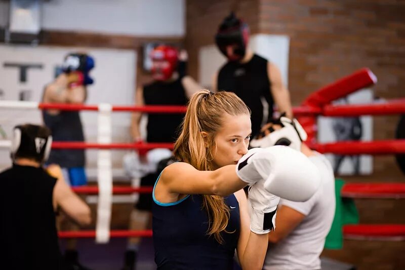 Камилла боксерша. Бокс девушки. Боксерская одежда для девушек. Женский бокс. Ринг герлз анастасия санникова.