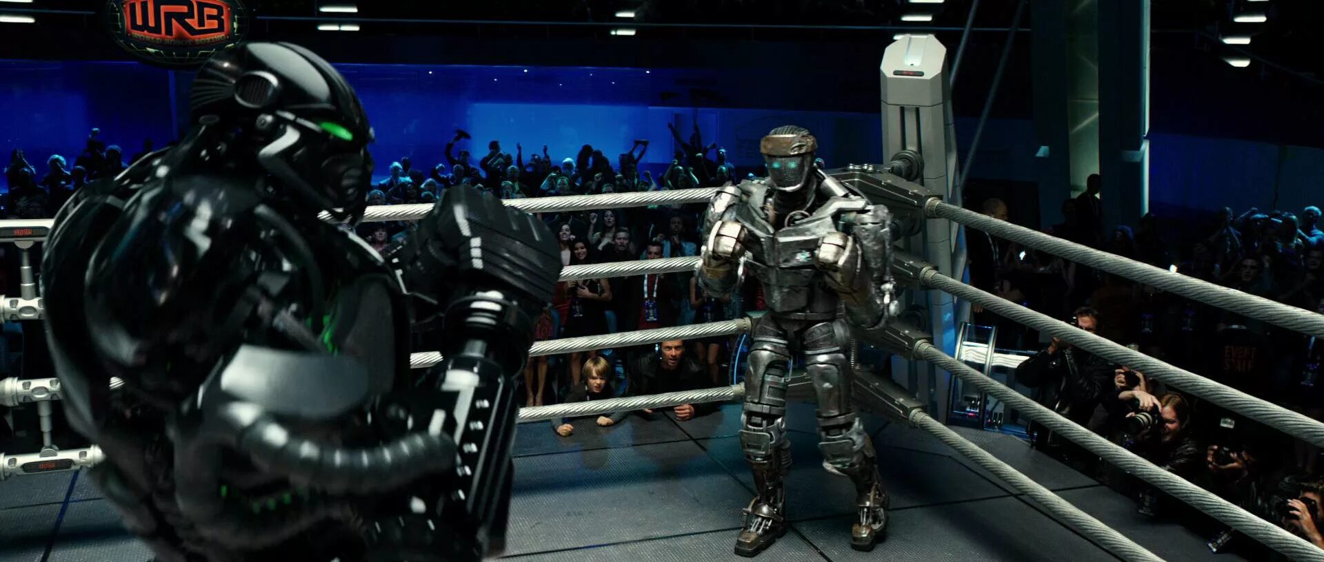 Робот Зевс Живая сталь. Real Steel атом и Зевс. Живая сталь начала