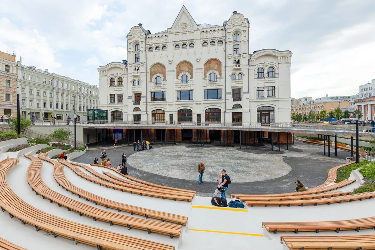 Исторические здания москвы науки и современных технологий. Политехнический музей в Москве. Политехнический музей на Лубянке. Здание политехнического музея в Москве. Амфитеатр политехнического музея.