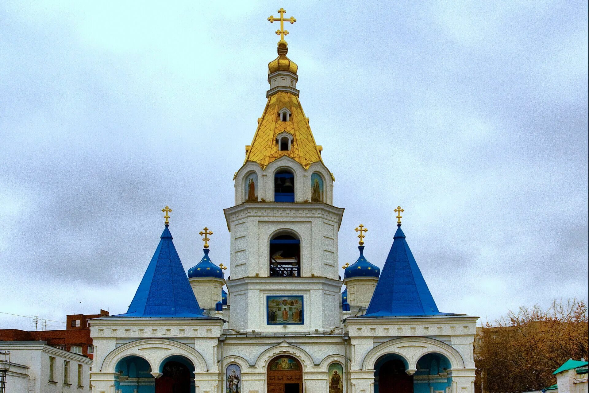Храм всех святых самара московское шоссе. Православный храм самара. Церковь в петра дубраве самара. Адреса храмов в самаре. Храм в южном городе самара.