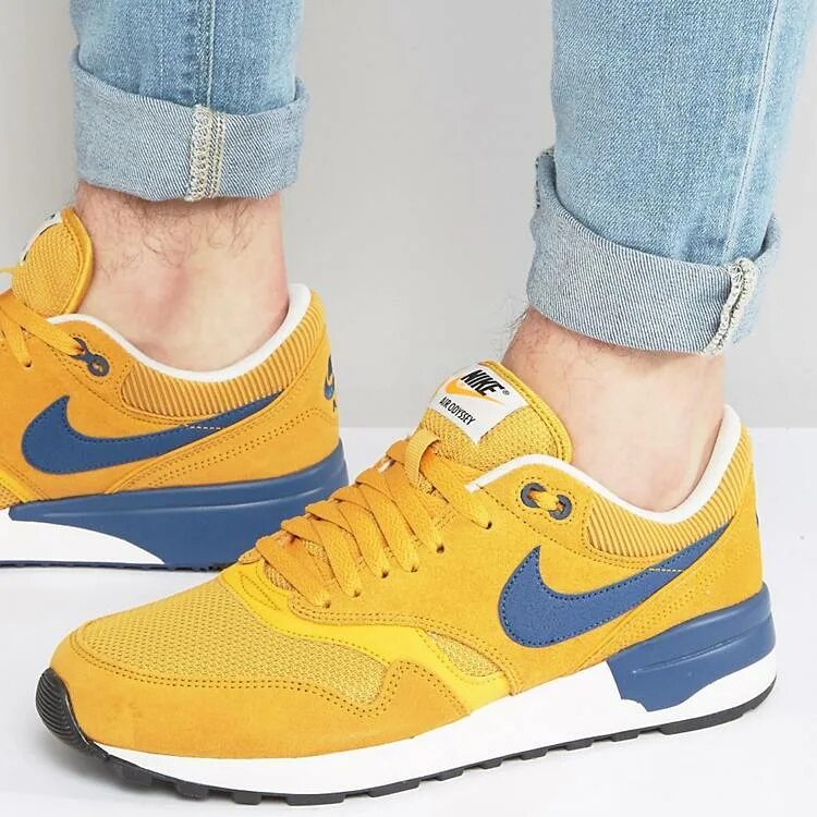 Желто синие кроссовки. Nike Air Odyssey. Желтые Nike Air 40. Желтые kroks найк. Кроссовки Nike Air желтые.