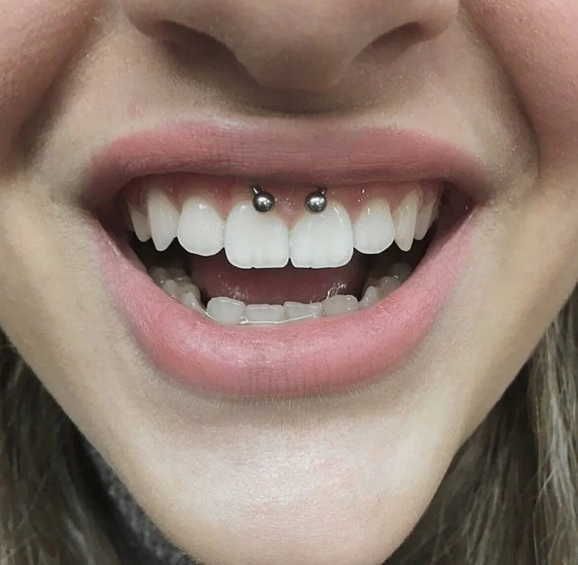 Со скольки лет можно прокалывать уздечку. Со скольки лет можно прокалывать уздечку. Со скольки лет можно прокалывать уздечку. Пирсинг языка украшения. Со скольки лет можно прокалывать уздечку.