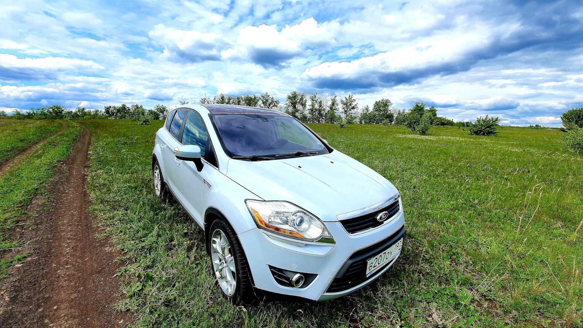 Форд Куга 2. Ford Kuga 1.6 МТ, 2014. Форд Куга 2 серебристая лето. Ford Kuga Корсаков погоня.