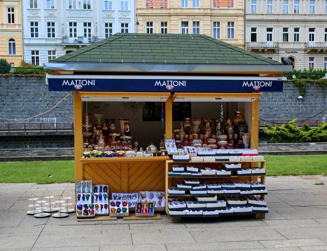 Павильон сувениры. Сувенирный ларек. Павильон сувениров. Парк сокольники киоски. Сувенирный павильон.