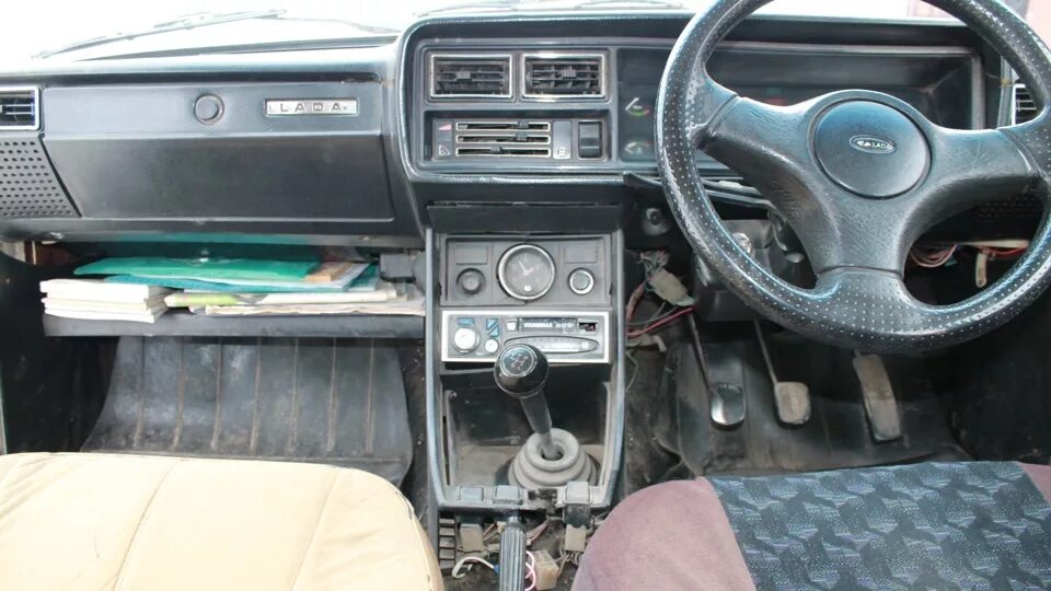 Ваз 2107 салон оригинал. Семерка на автомате. Семерка на автомате. Ваз 2105 с коробкой автомат. Семерка на автомате.