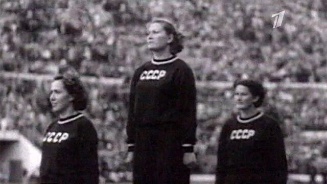 Советские спортсмены впервые приняли участие в олимпийских. Сборная СССР на Олимпиаде 1952. Советские спортсмены на Олимпиаде 1952. СССР на Олимпиаде в Хельсинки 1952. СССР на Олимпийских играх в Хельсинки.