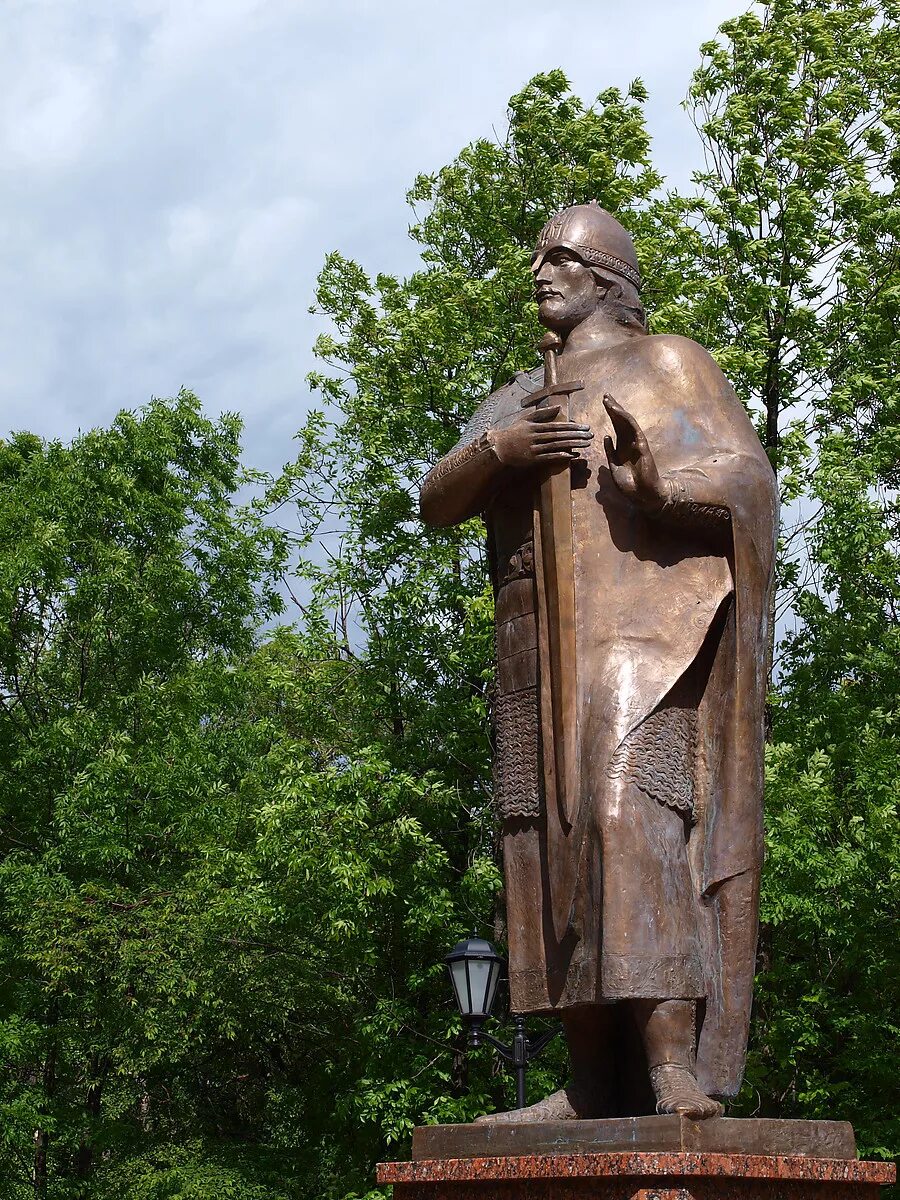 Памятник Александру Невскому в Петрозаводске. Памятник Александру Невскому (скульптор в. г. Козенюк) Санкт-Петербург. Памятник Александру Невскому.