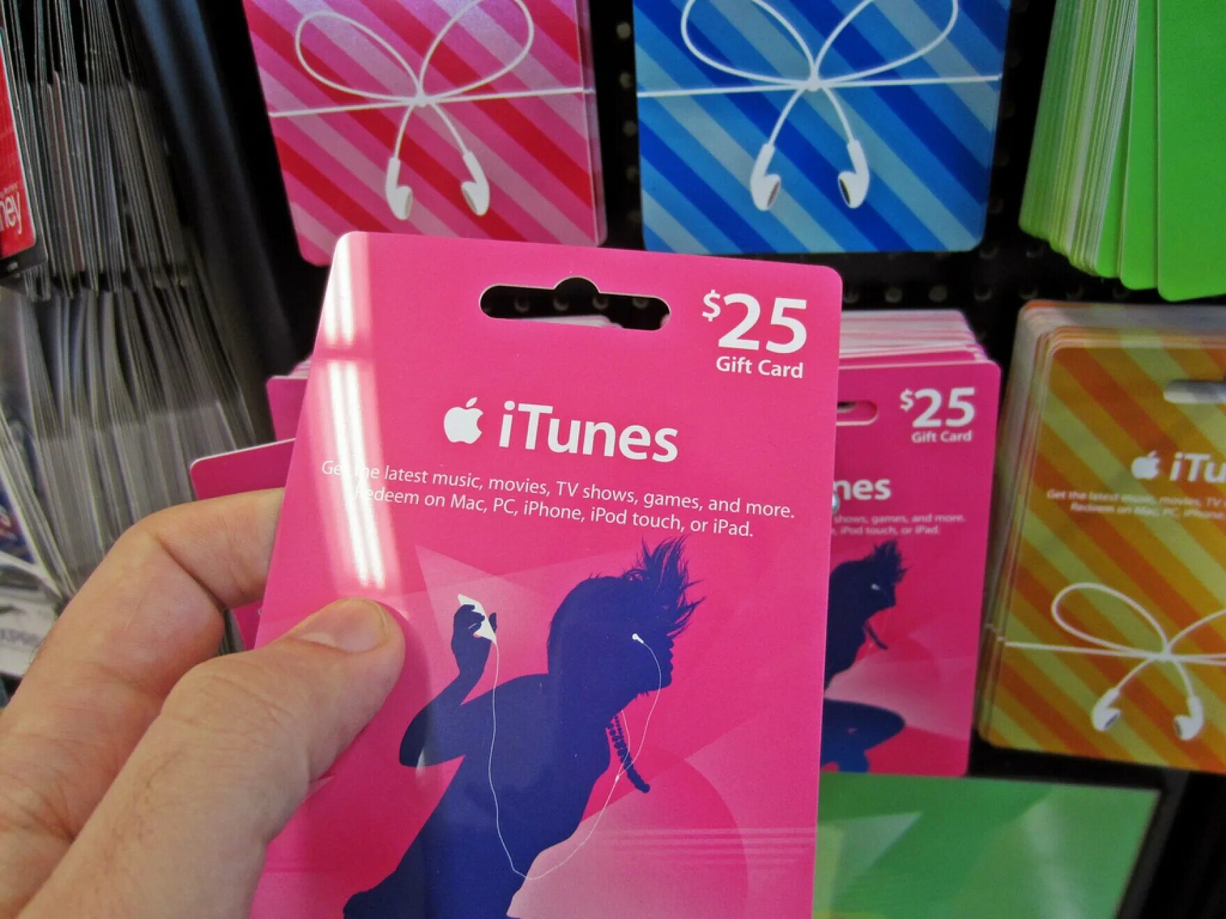 Купить гифт карту. ITUNES Gift Card. Apple Gift Card. Карта ITUNES. Гифт карта ITUNES.