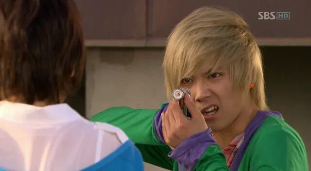 Девушка притворяется парнем. Дорамы где девушка притворяется. Дорама притворство. Дорамы где девушка притворяется. Девушка притворяется парнем.