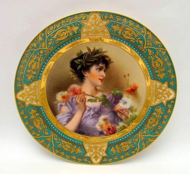 Портрет тарелка. Портрет на тарелке. Картины на фарфоре. Тарелка фарфор Вена Австрия 19 век. Фарфор тарелка хризантемы керамика.