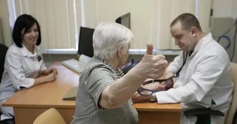 На прием к врачу приходит молодой