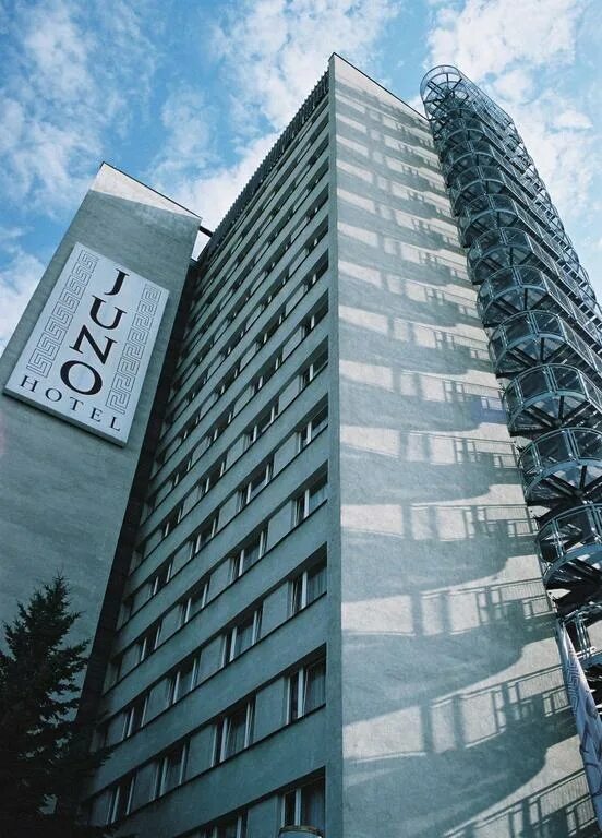 Bang магазин. Апартаменты уно. Alfa and tatran hotel prague. Bang магазин. Отель 9 ночей.