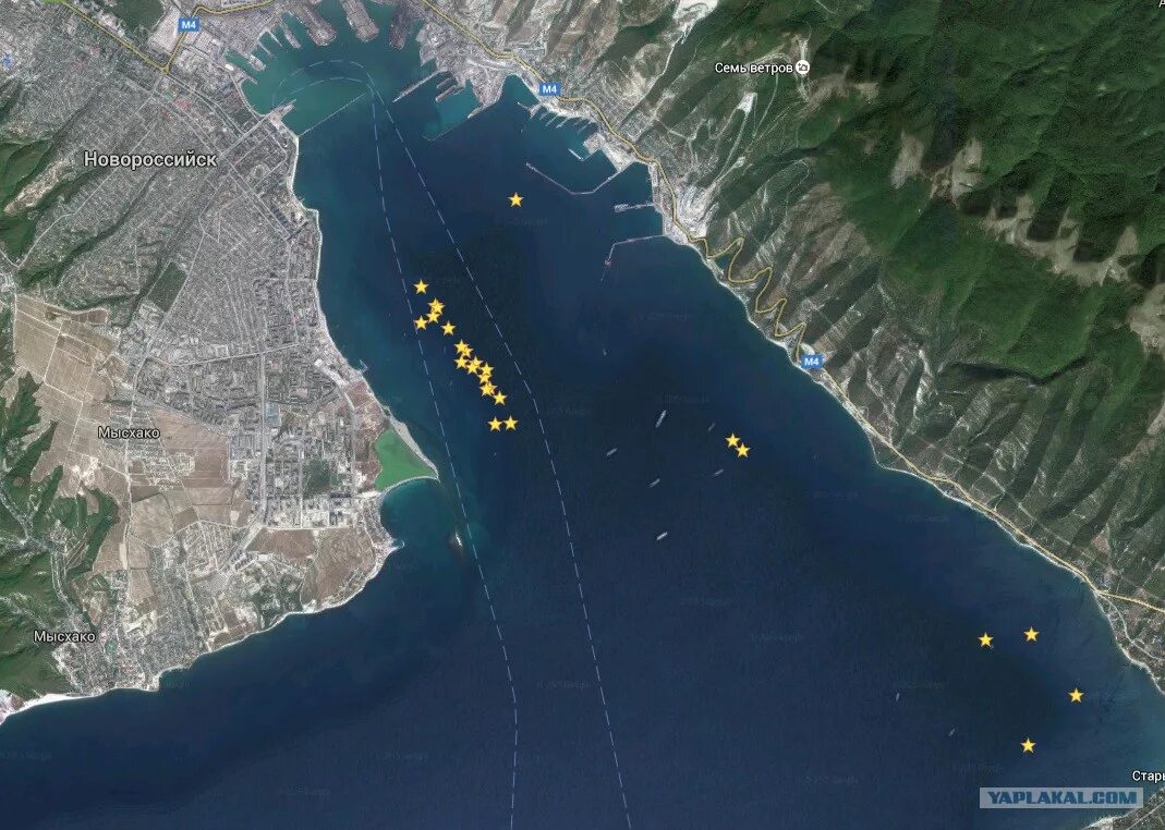 Где затонул Адмирал Нахимов на карте место. Цемесская бухта Новороссийск. Адмирал Нахимов корабль крушение на карте. Цемесская бухта на карте Новороссийска.