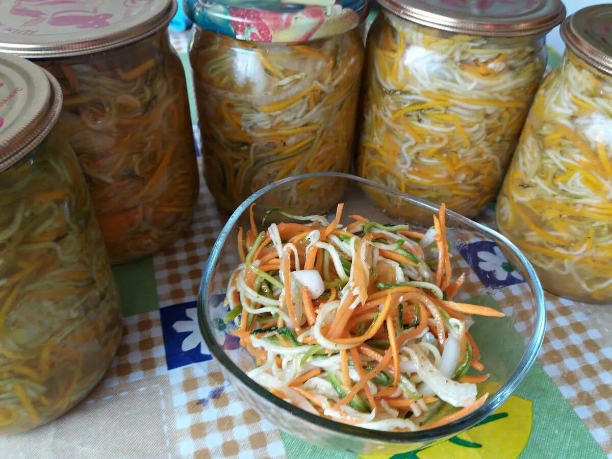 Заготовки на зиму салаты. Рецепты салатов на зиму без стерилизации. Необычные заготовки на зиму. Рецепты салатов на зиму без стерилизации. Рецепты салатов на зиму без стерилизации.