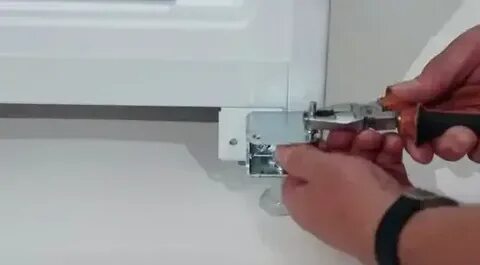 Переставить дверь на другую сторону