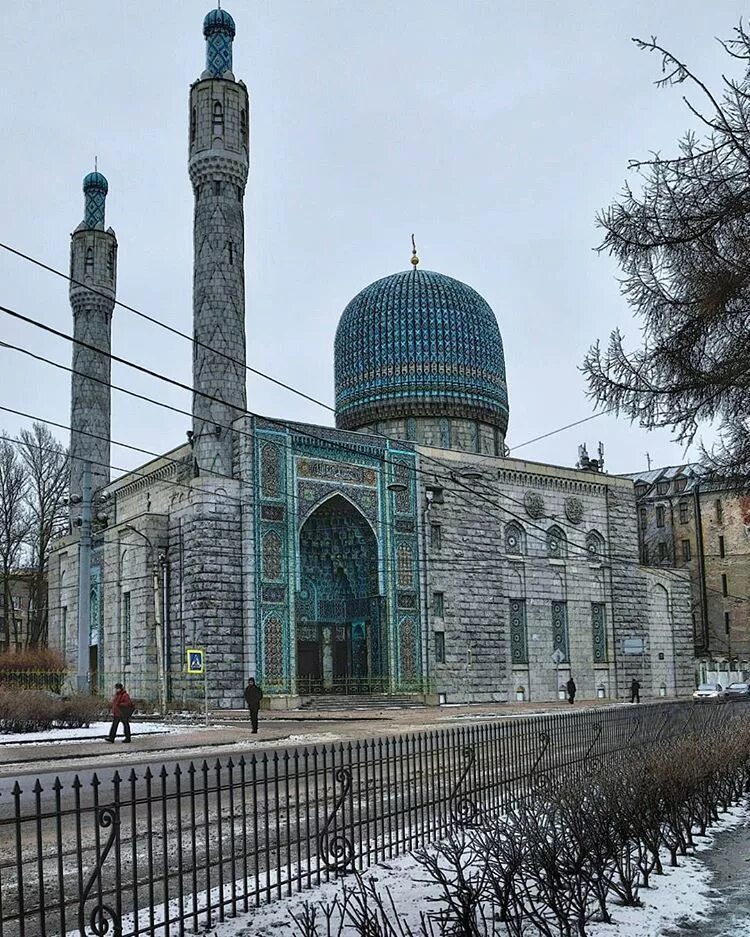 Мечеть в Санкт-Петербурге на Горьковской. Мечеть на Горьковской СПБ. Соборная мечеть Питер. Имам Санкт-Петербургской Соборной мечети.