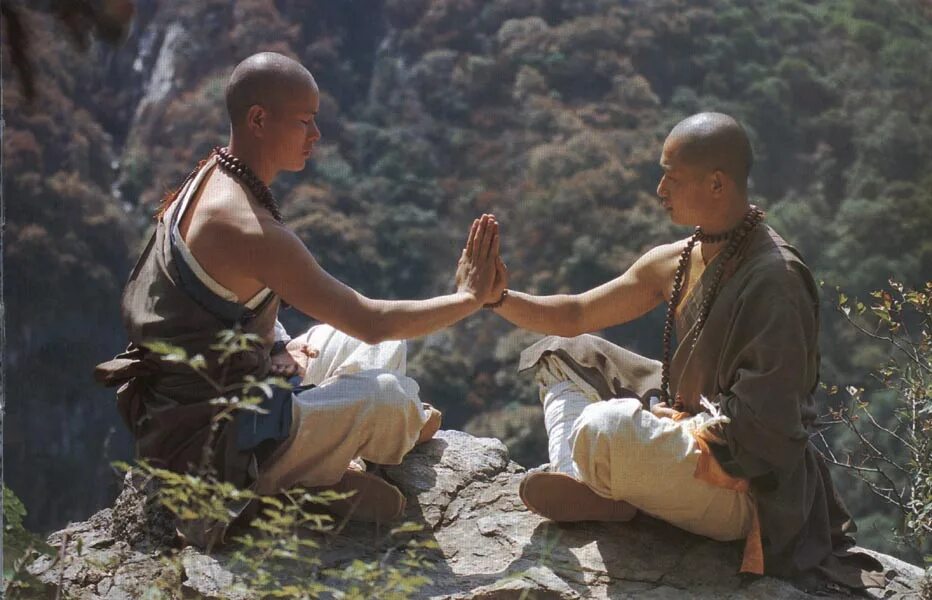 Ученик даос и почтенный наставник. Монах Шаолинь медитация. Дао Шаолинь. Мудрец монах Шаолинь.