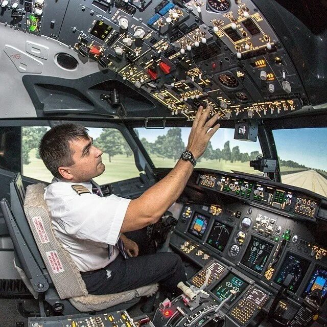 летчик в кабине. кабина пилота самолета. кабина пилота. авиация в кабине. авиация в кабине.