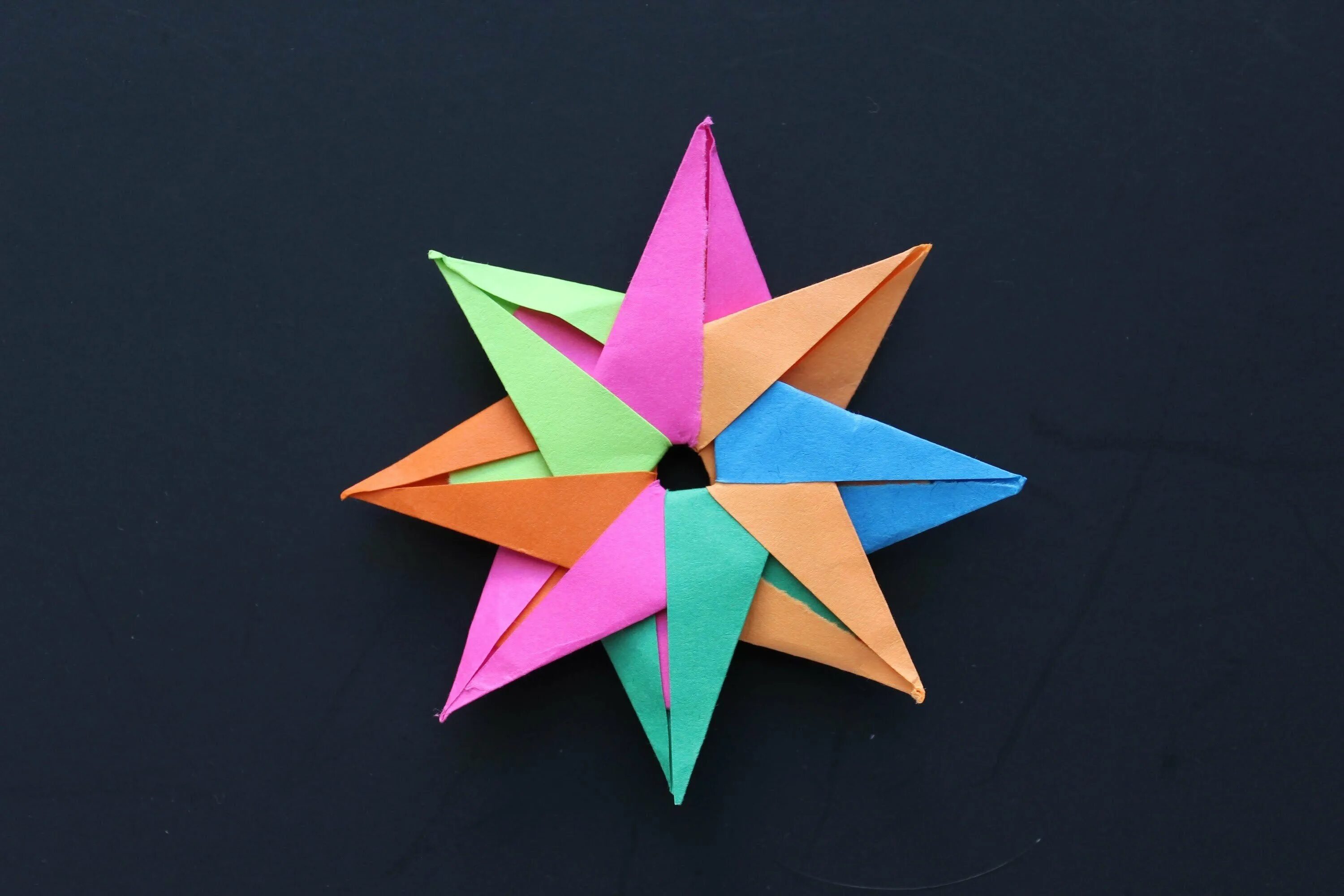 Сделать звезду из бумаги на 9. Звезда бумажная пятиконечная. Звезда из бумаги. Оригами звезда. Объемная звезда из бумаги.