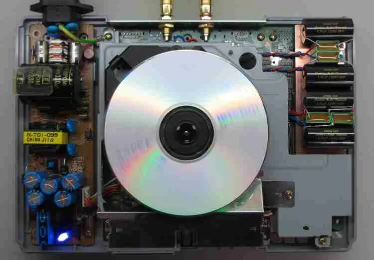 First cd. CD (Compact Disk ROM) DVD (Digital versatile Disc). Consonance cd120. Компьютер (CD ROM 8x Hitachi). PLAYSTATION 1 дисковод.