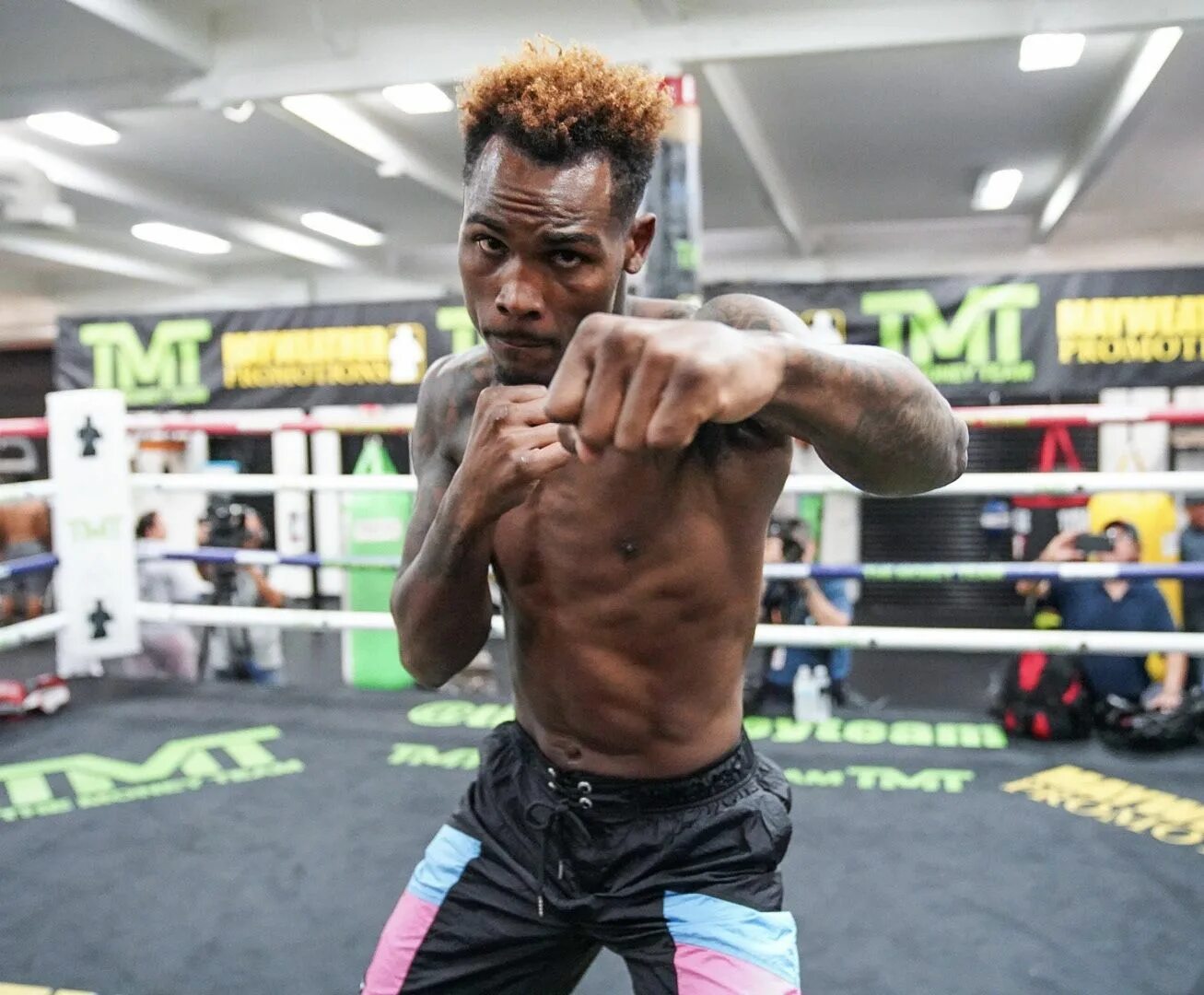 Jermall Charlo боксер. Братья Чарло. Братья Чарло боксеры.