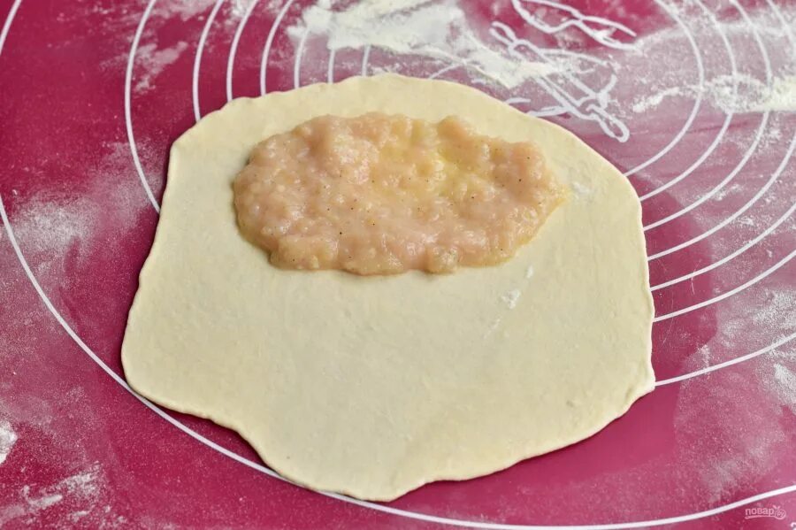 Как приготовить тесто в мультиварке. Чебуреки с куриным фаршем. тесто с куриным фаршем. чебуреки в пароварке. молоко в фарш для чебуреков.
