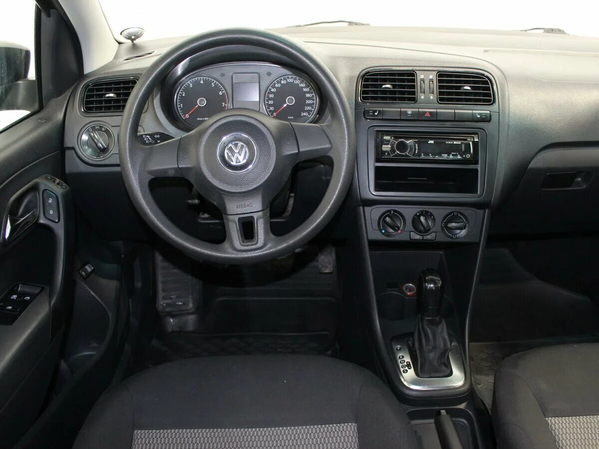 Фульсфаген поло 2012 года. Поло 2012 салон. Volkswagen polo 2012 салон. Фольксваген поло 2010 салон. Салон поло седан 2013.