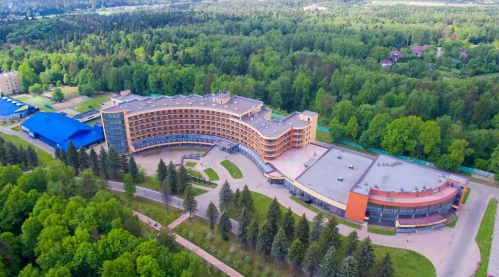 Санаторий снегири управления делами. Лагерь снегири в подмосковье. оздоровительный лагерь снегири московская область.