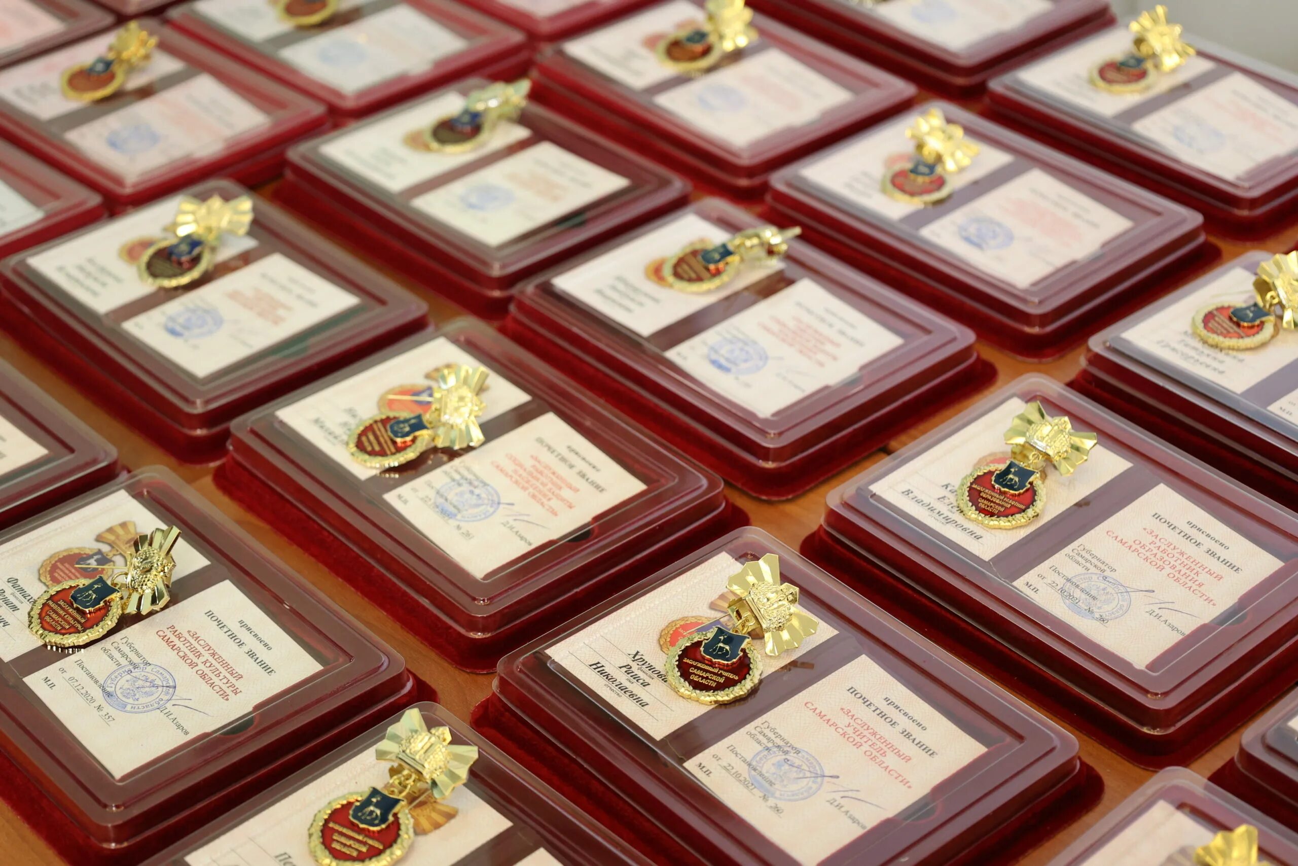 Знак юнармейская доблесть 3 степени. Удостаиваться наград. Награды медикам. Госнаграды россии. Памятная медаль патриот россии.