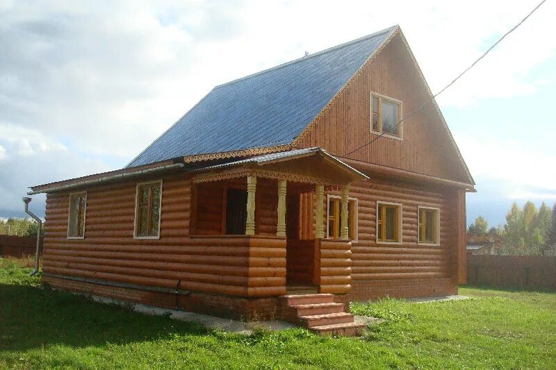 Дом обычный. Частный дом деревенский. Кирпичный коттедж в деревне. Частный дом в деревне. Старый дом в деревне.