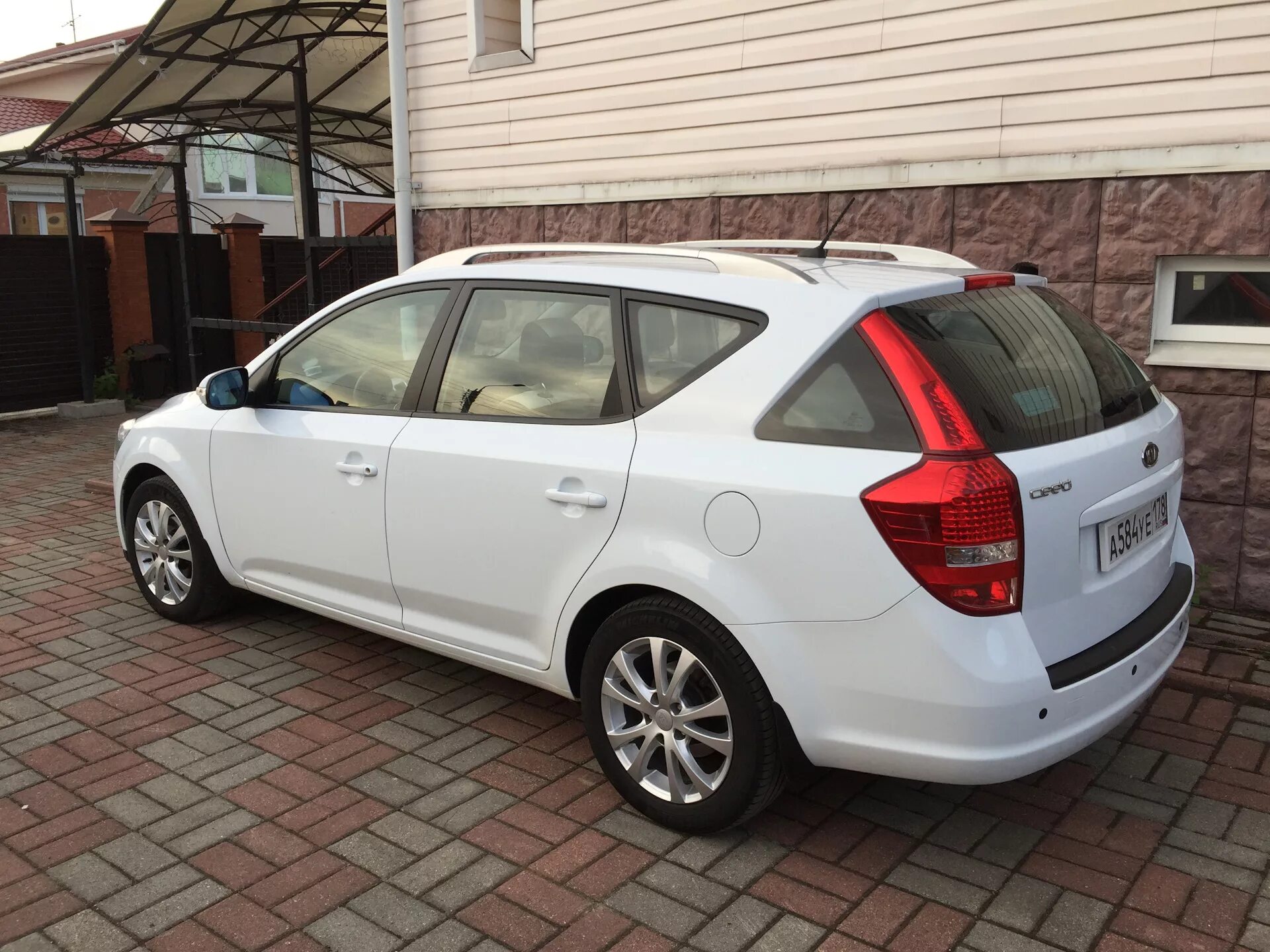 Kia Ceed 2011 универсал. Kia Ceed SW 2011. СИД универсал 2011. Кия сид универсал 2010