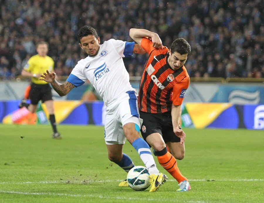 Шахтёр - днепр на канале fh. Шахтер невский. Дніпро шахтар 2011. Шахтер днепр 2012 цены билетов. Днепр шахтер.