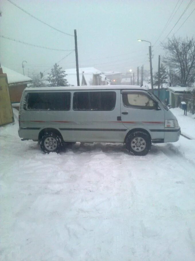 Размер резины тойота хайс. Тойота хайс шины. Toyota hiace 1995. Тойота хайс шины. Toyota hiace h100 4wd.