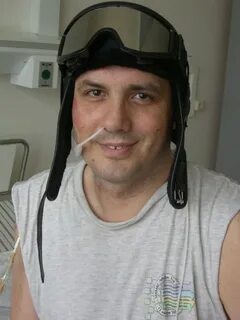 Ударил шлемом в нос