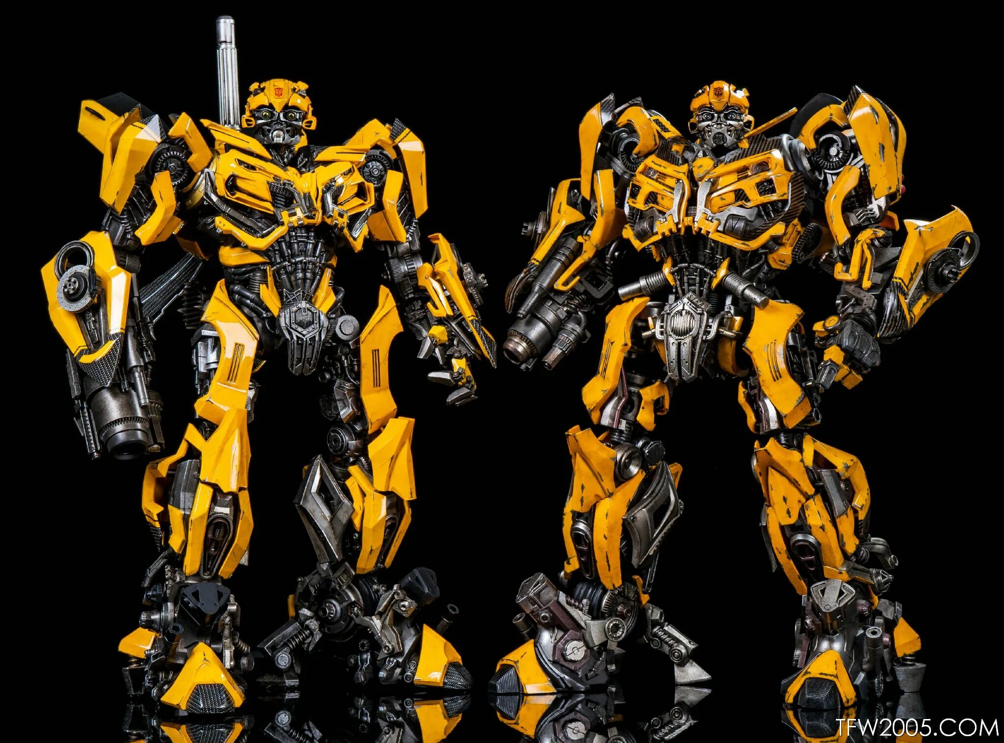 4 метров трансформер. Трансформеры последний рыцарь бамблби. transformers tlk bumblebee. transformers bumblebee tlk toy. бамблби трансформеры 4 черный.