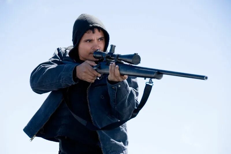 Включи стрелок. Фото стрелок. Максим Данков актёр. Человек с ружьем 7 букв. Самый Меткий стрелок из фильмов боевик.