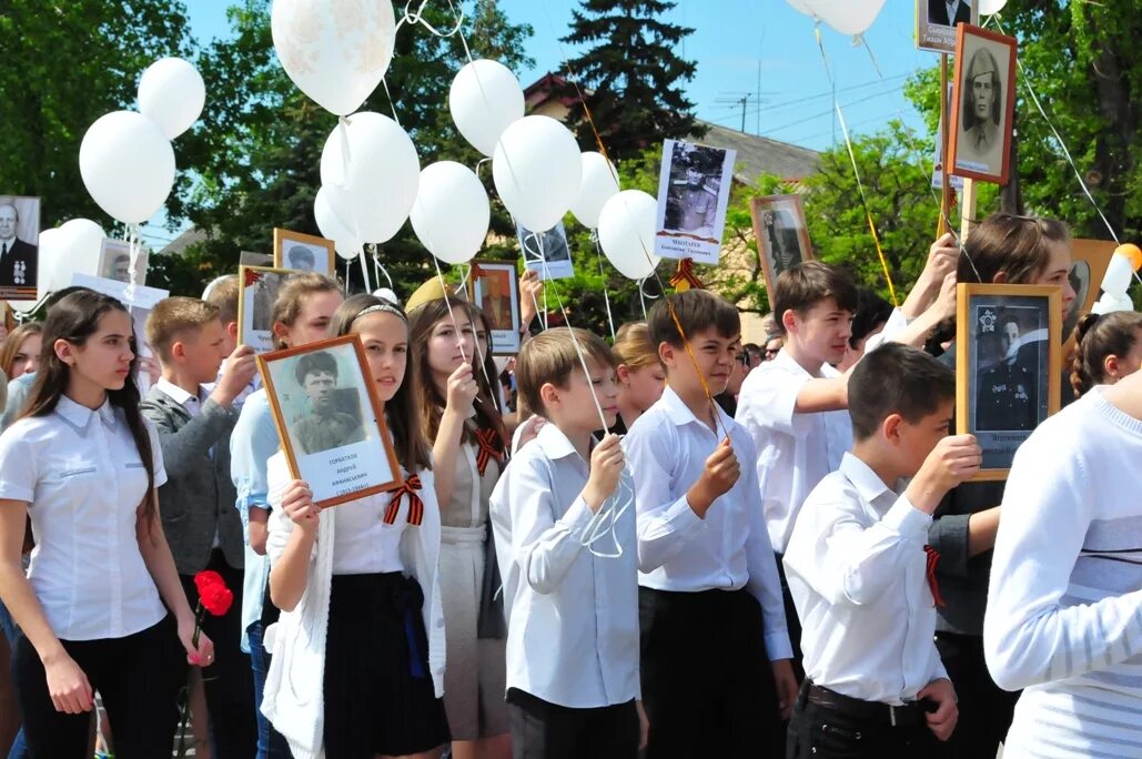 Погода в матвеев кургане на 10. 9 Мая в Матвеевом Кургане Ростовской области. 17 Февраля день освобождения Матвеево Кургана. Парк в Матвеево Кургане Ростовской области.