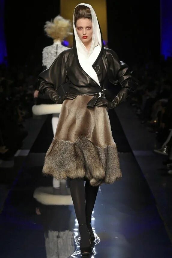 Зимняя шубка. Мех 2014. Fur coat haute couture. Экстравагантные шубы фото. Fendi fur.