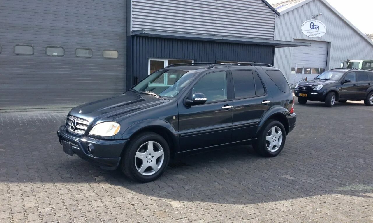 Куплю мерседес w163. Мерседес мл 163. Мерседес ml w163. Mercedes ml w163 AMG. Мерседес мл 163 5.5.