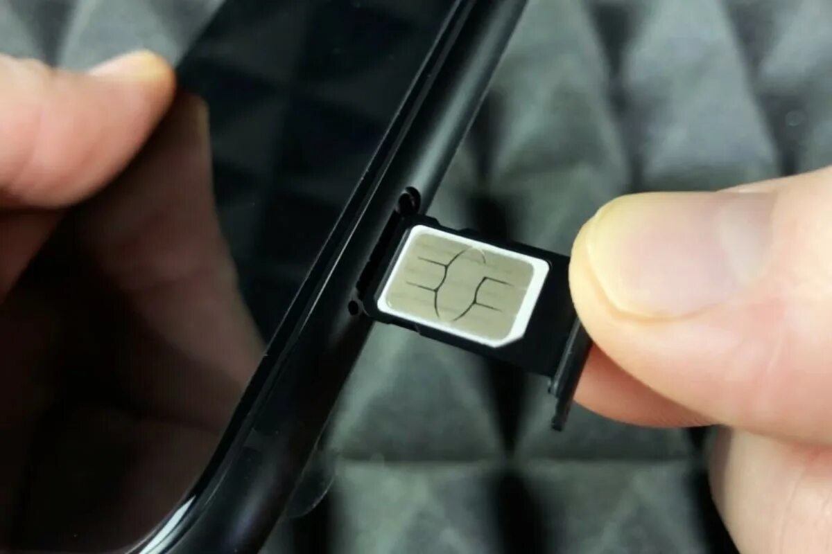 Xr сколько сим. Айфон хр симка. iphone xs 2 sim card. iphone xr sim карта. как вставить симку в айфон.