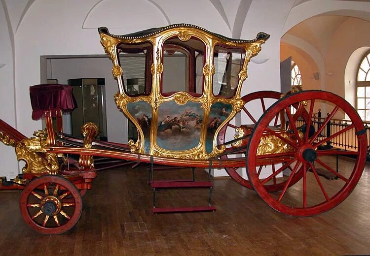 Карета екатерины. Казань улица баумана карета екатерины 2. Экипажи гмз царское село кареты. Карета екатерины 2 в казани в национальном музее. Карета екатерины.