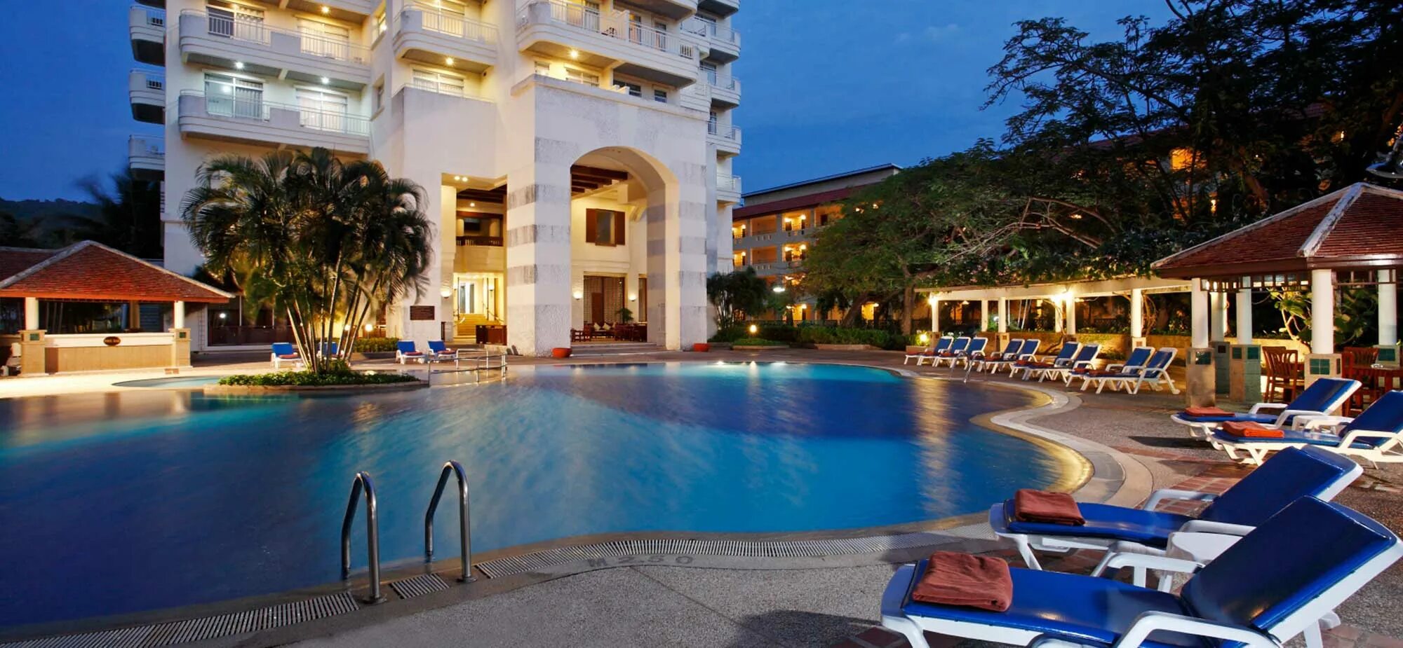 The waterfront suites by centara 4*. Waterfront suites by centara. The waterfront suites by centara 4*. The waterfront suites by centara 4*. The waterfront suites phuket by centara пляж.