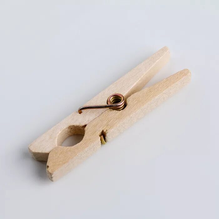 Прищепки леруа мерлен. Прищепка бельевая. Бельевая прищепка. Набор прищепок бельевых 20 шт 5 см пластик 140214. Бельевая прищепка.