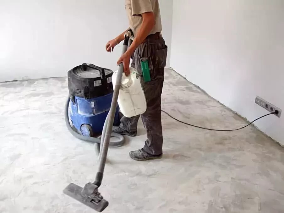 Очистка поверхности от пыли. Обеспыливание поверхности бетонного пола. Подготовка основания под наливной пол. Грунтовка для обеспыливания бетонного пола. Подготовка основания для наливного пола.