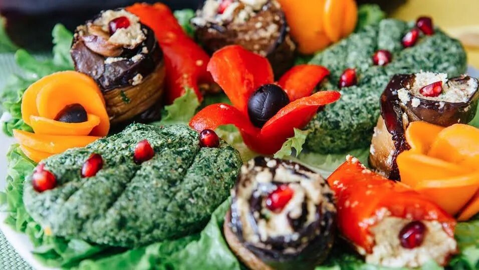 Грузинские холодные закуски. Закуски грузинской кухни. Грузинские холодные закуски. Закуски грузия. Что такое пхали в грузинской кухне.