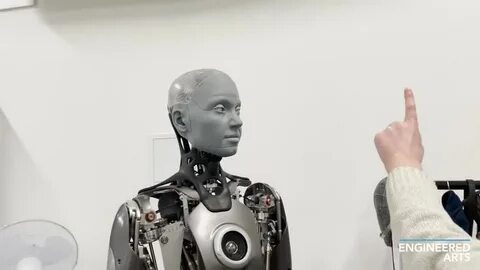 Как роботы людей выглядят