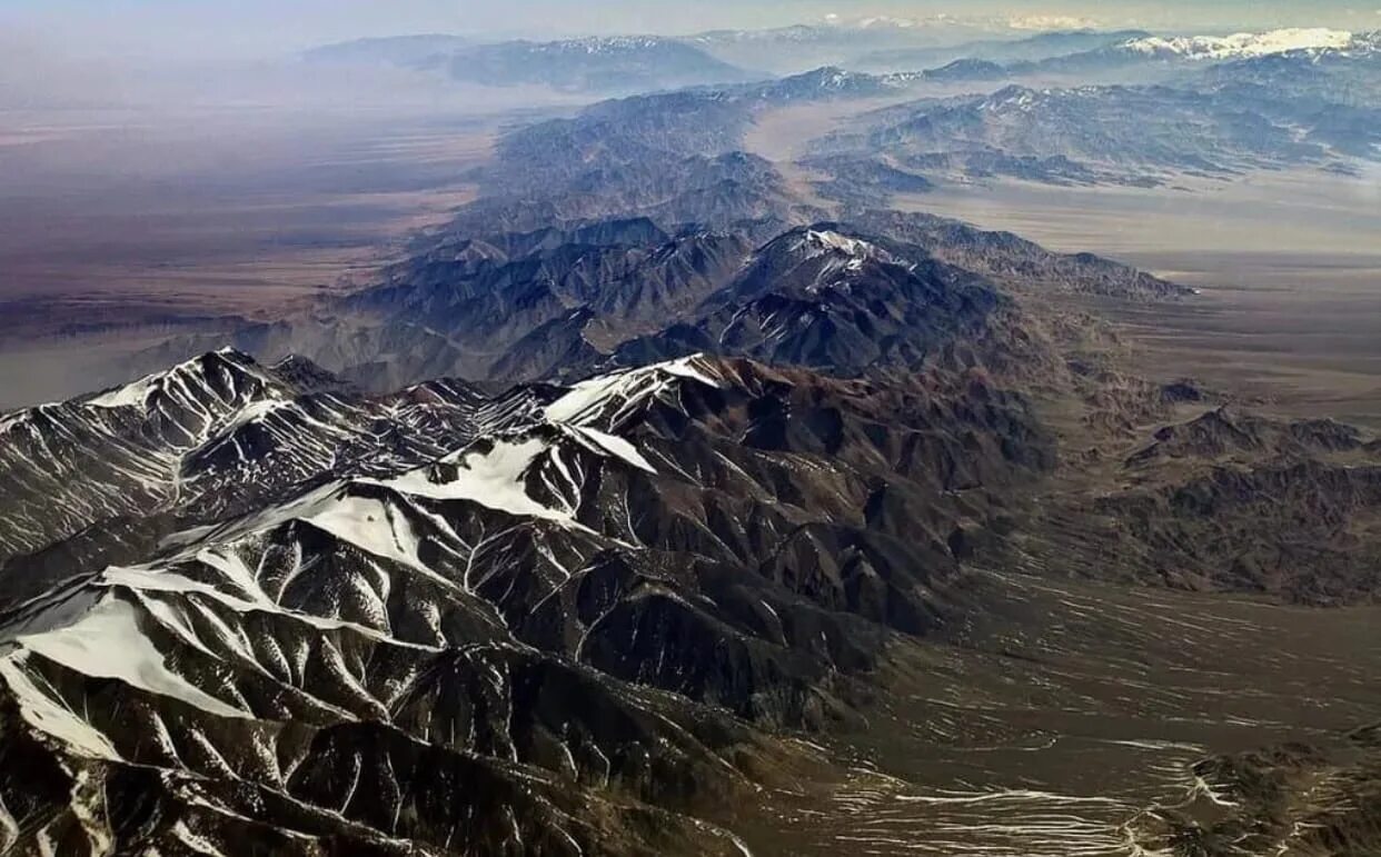 Гималаи аппалачи анды. Куньлунь Тибет Гималаи. Горная цепь Анды. Куньлунь складчатые горы. Горная цепь горы Куньлунь.