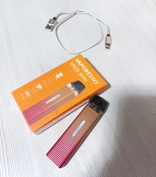 Как понять что xros mini зарядился. Vaporesso xros mini оранжевый. xros mini оранжевый. vaporesso xros mini orange red. икс рос мини оранжевый.